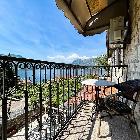 Sea Joy Apartment Kotor Exterior photo
